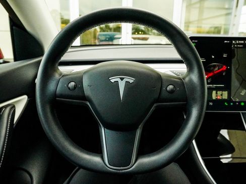 Used 2021 Tesla Model Y Long Range image 29