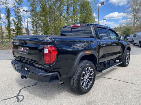 Used 2025 GMC Canyon Denali AWD/4WD image 7
