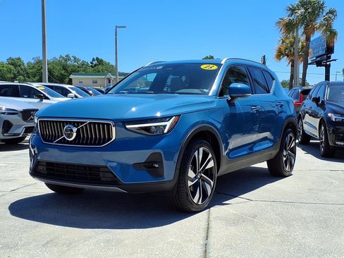 Certified 2023 Volvo XC40 B5 Ultimate w/ Protection Package Premier AWD/4WD image 3