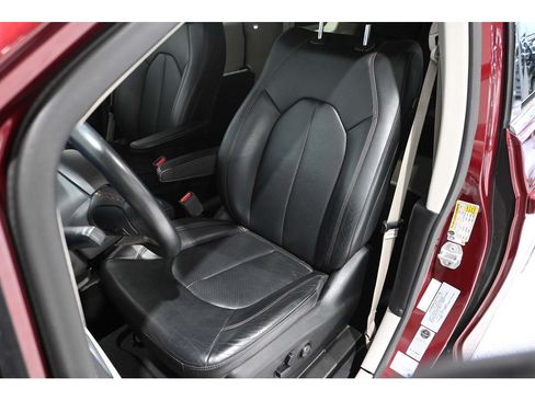 Used 2018 Chrysler Pacifica Touring-L FWD image 14