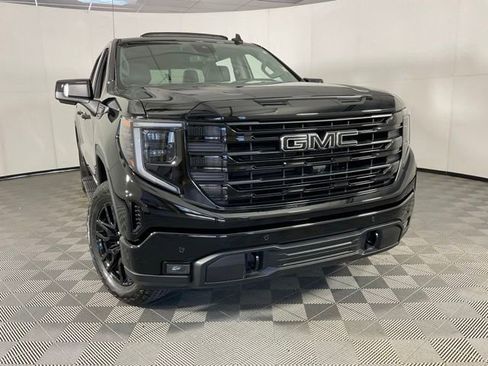 Used 2024 GMC Sierra 1500 Elevation w/ Elevation Premium Package AWD/4WD image 10
