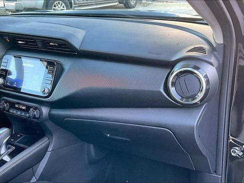Certified 2021 Nissan Kicks SV image 17