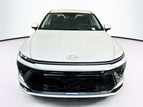 Used 2024 Hyundai Sonata SEL FWD image 2