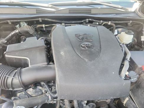 Certified 2023 Toyota Tacoma SR AWD/4WD image 34