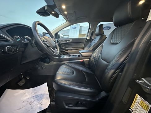 Used 2024 Ford Edge Titanium image 17