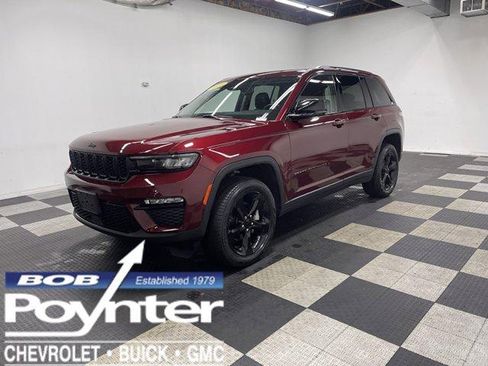 Used 2023 Jeep Grand Cherokee Limited w/ Black Appearance Package AWD/4WD image 1