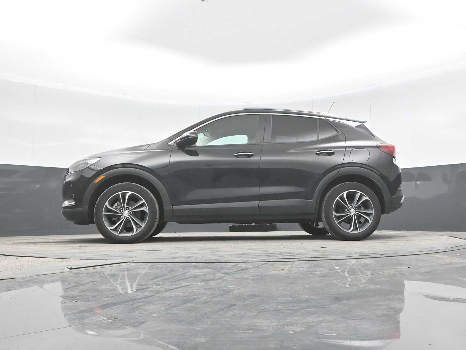 Used 2023 Buick Encore GX Select w/ Safety Package II AWD/4WD image 25