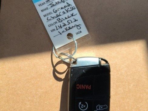 Used 2022 Jeep Grand Cherokee Laredo X image 25