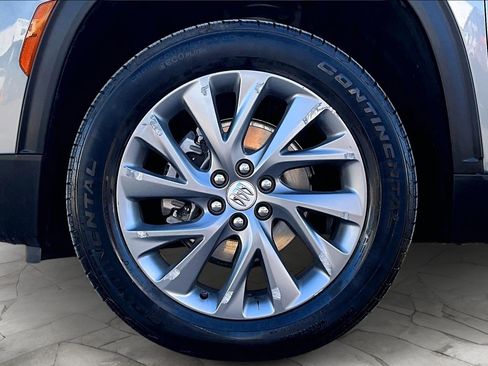 Used 2025 Buick Enclave Preferred image 9