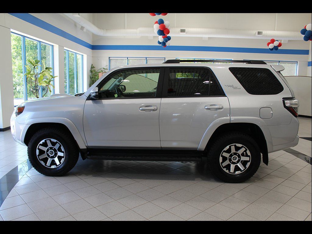 Used 2024 Toyota 4Runner TRD Off-Road Premium AWD/4WD image 8