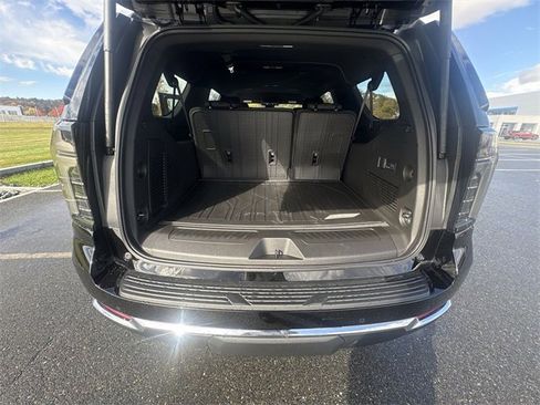 New 2026 Chevrolet Suburban LT w/ Comfort Package image 27