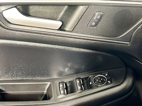 Used 2022 Ford Edge SE image 16