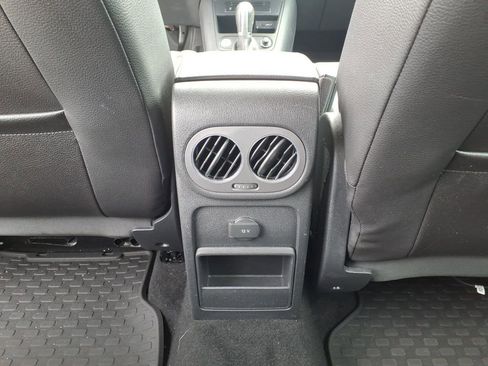 Used 2017 Volkswagen Tiguan S FWD image 6