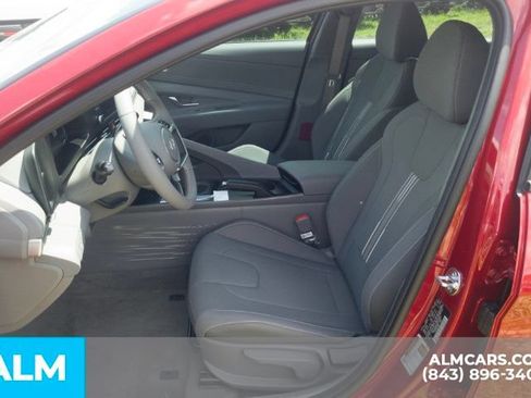 Used 2025 Hyundai Elantra Sport FWD image 14