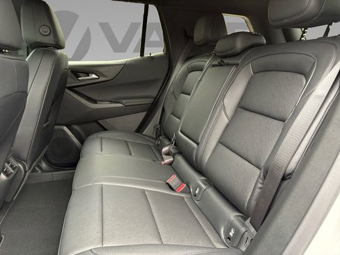 New 2026 Chevrolet Equinox LT w/ Convenience Package II image 4