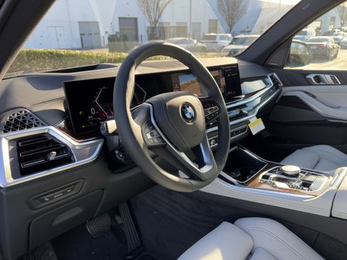 Used 2026 BMW X5 sDrive40i w/ Premium Package image 17