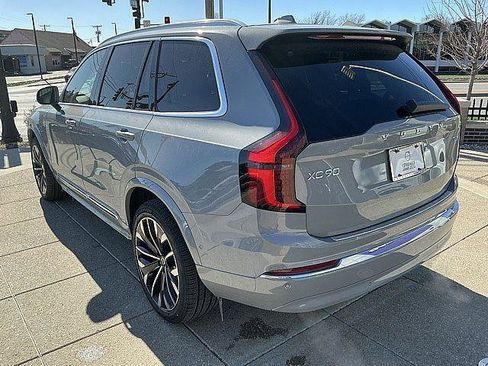 New 2026 Volvo XC90 T8 Plus w/ Protection Package Premier AWD/4WD image 10