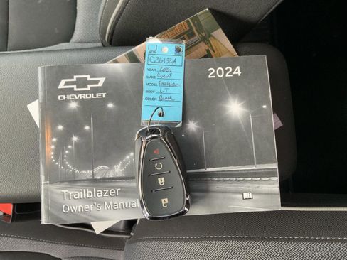 Used 2024 Chevrolet TrailBlazer LS w/ LS Convenience Package image 57