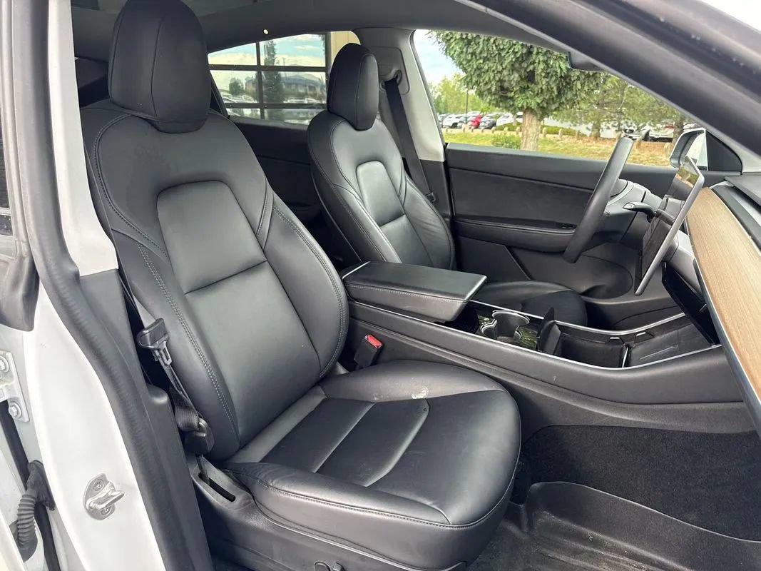 Used 2020 Tesla Model Y Long Range AWD/4WD image 32