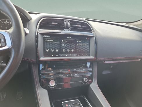 Used 2020 Jaguar F-PACE S AWD/4WD image 27