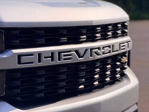 Used 2020 Chevrolet Silverado 1500 Custom w/ Custom Value Package AWD/4WD image 27
