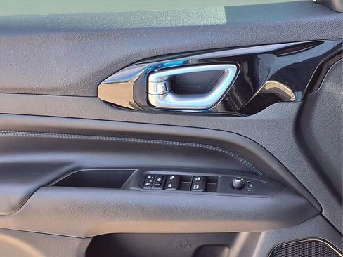 New 2026 Jeep Compass Latitude image 17