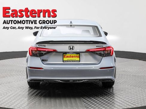 Used 2022 Honda Civic Touring image 6