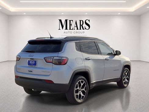 Used 2025 Jeep Compass Limited AWD/4WD image 5