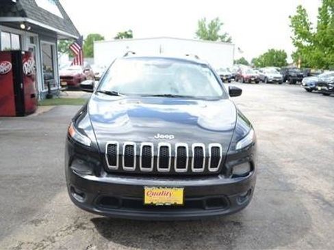 Used 2014 Jeep Cherokee Latitude FWD image 3
