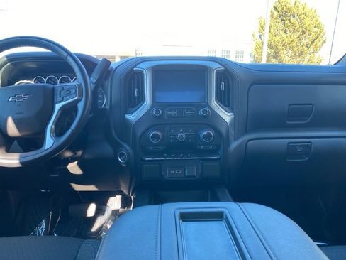 Used 2021 Chevrolet Silverado 1500 LT Trail Boss image 11
