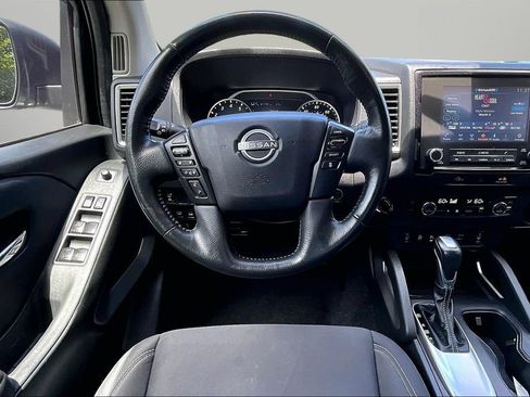 Used 2023 Nissan Frontier SV w/ Technology Package AWD/4WD image 9