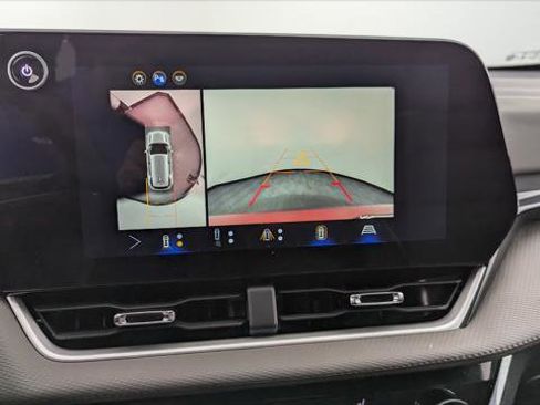 Used 2025 Chevrolet Equinox LT w/ Convenience Package II image 29