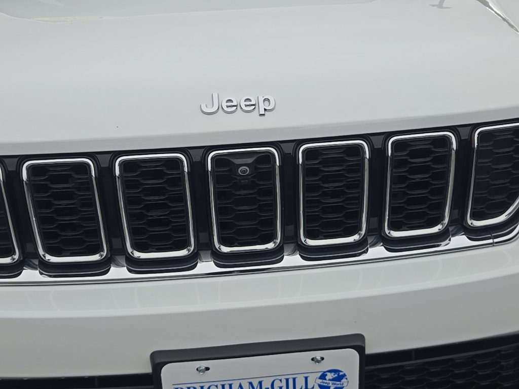 Certified 2024 Jeep Grand Cherokee Limited w/ Luxury Tech Group II AWD/4WD image 5