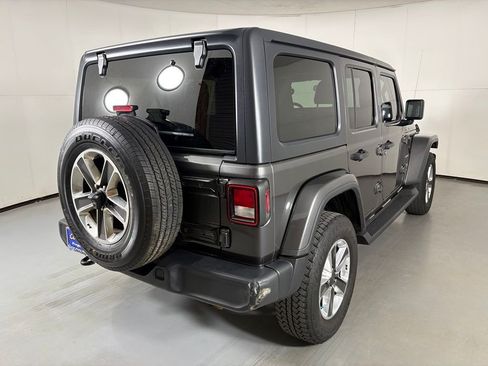 Used 2020 Jeep Wrangler Unlimited Sahara AWD/4WD image 8