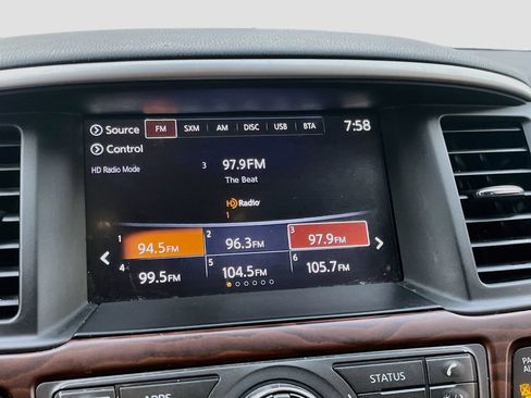 Used 2020 Nissan Pathfinder Platinum FWD image 15