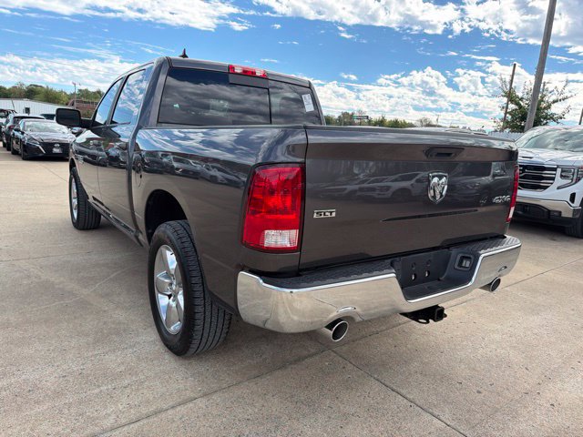 Used 2018 RAM 1500 Classic SLT w/ SLT Plus D←cor Group AWD/4WD image 3