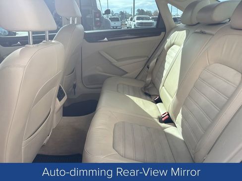Used 2015 Volkswagen Passat TDI SEL Premium image 16