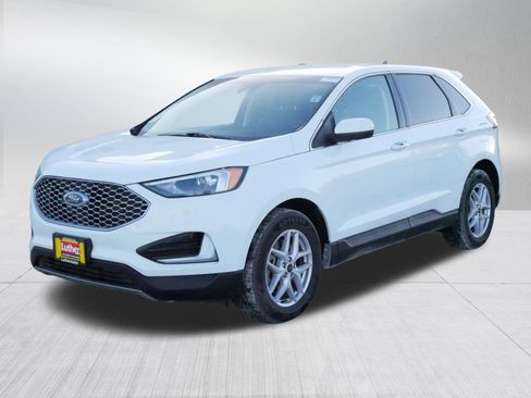 Used 2023 Ford Edge SEL image 3