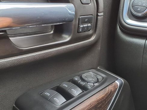 Used 2022 GMC Sierra 3500 Denali image 37