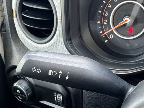 Used 2024 Jeep Gladiator Sport AWD/4WD image 25