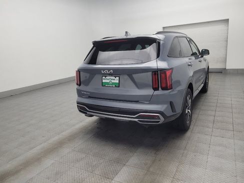 Used 2023 Kia Sorento EX w/ Panoramic Sunroof Package image 9