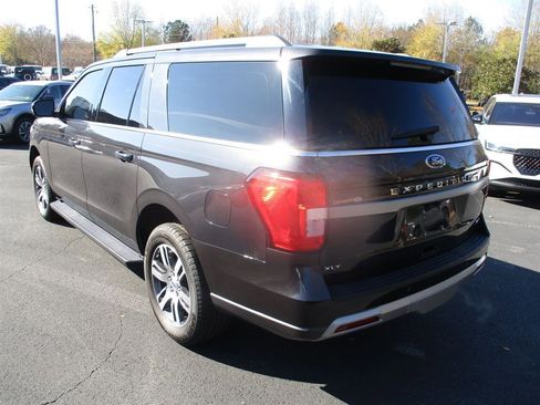 Used 2024 Ford Expedition Max XLT image 3