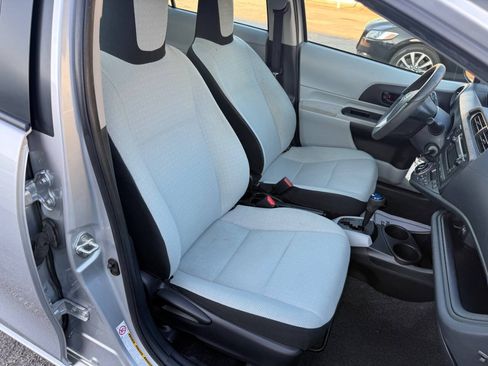 Used 2012 Toyota Prius C One FWD image 10