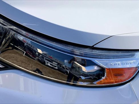 Used 2020 Ford Explorer Platinum w/ Premium Technology Package image 54