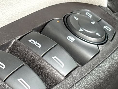 Used 2022 Chevrolet Equinox LS w/ LS Convenience Package image 27