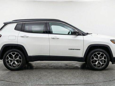 Used 2025 Jeep Compass Limited AWD/4WD image 11
