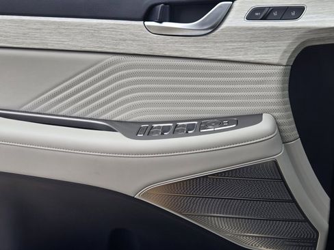 Used 2025 Hyundai Palisade Calligraphy image 23