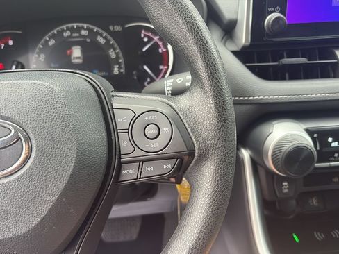 Used 2025 Toyota RAV4 LE FWD image 19