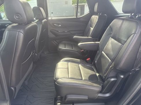 Used 2023 Chevrolet Traverse RS AWD/4WD image 28