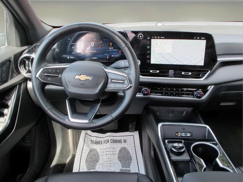 Used 2026 Chevrolet Equinox LT w/ Convenience Package II FWD image 21